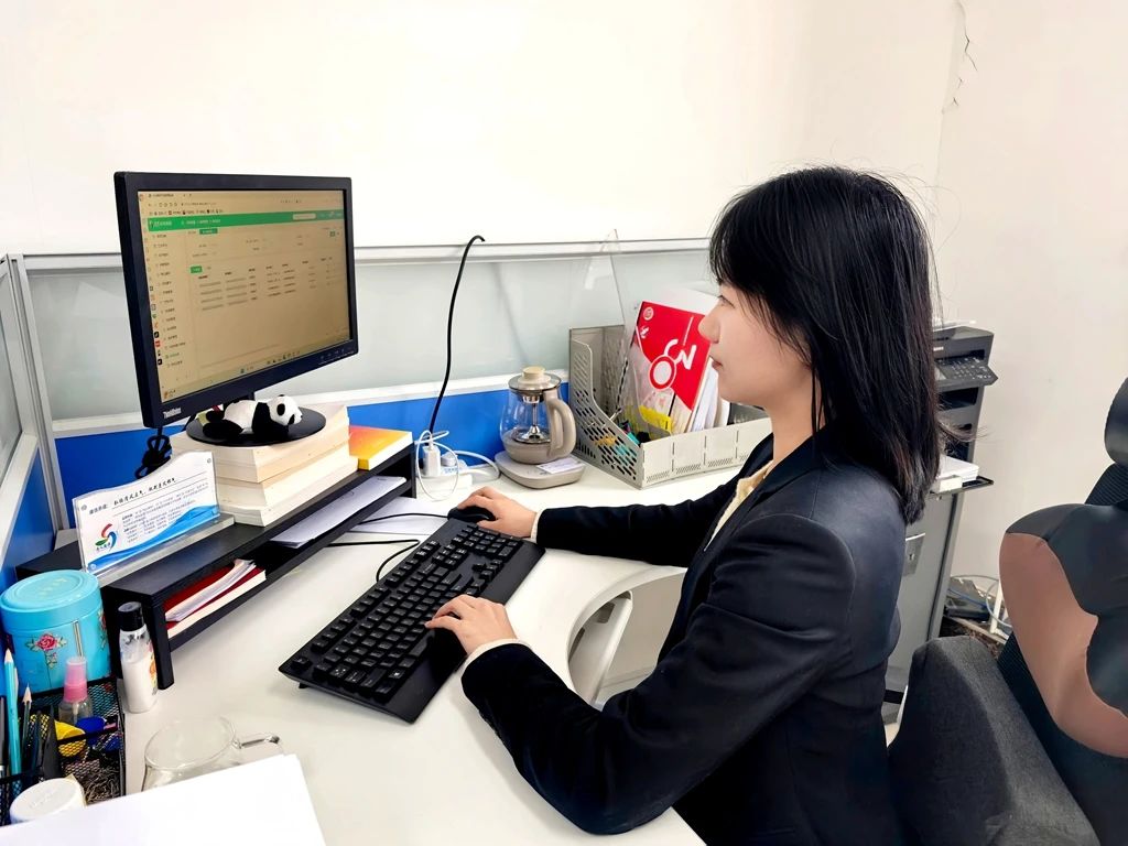 1741660555118609.jpg 黄梦哲.jpg